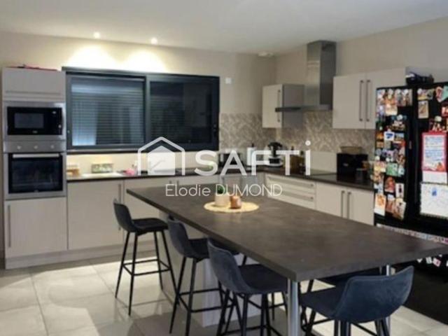 Très belle villa de 208 m2 habitable avec terrain attenant de 1255 m2