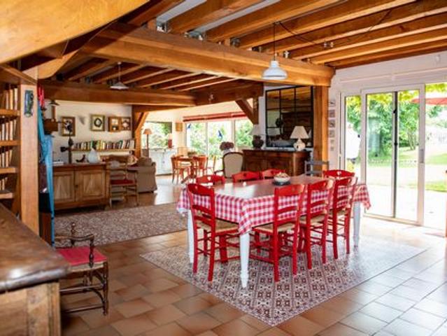 Très belle villa 182m2 piscine terrain 1300m2 Dépendance