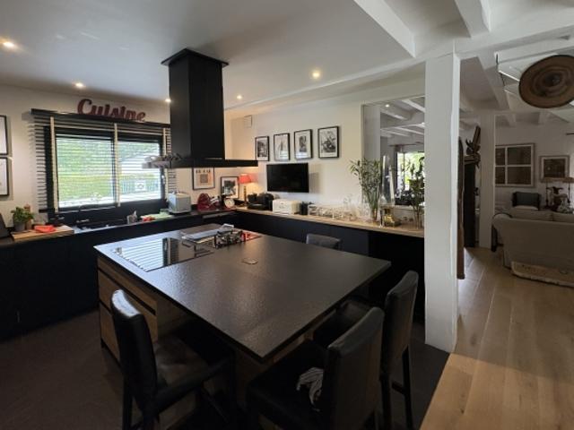 TRÉS BELLE VILLA