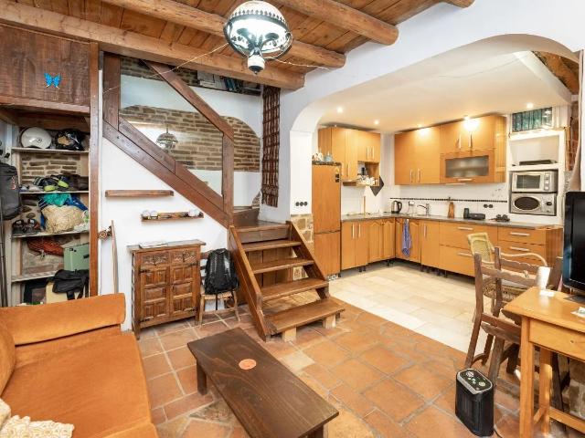 Tres casas independientes con patio compartido Alto Albaic. 194m² Granada