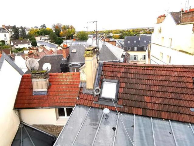 Très Centre. 5' Gare