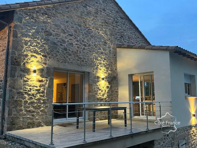Très charmante maison entièrement reconstruit avec piscine e
