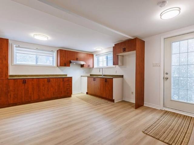 Très grand appartement de 1 chambre à coucher avec bureau fermé, situé à Blainville, disponible dès le 1er juillet. Animaux acceptés