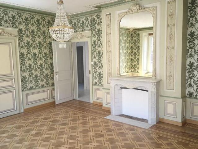 Très grand appartement de 7.5 pièces