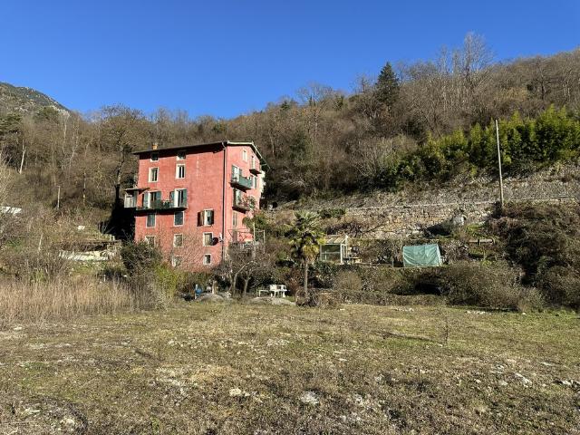 Très grande maison de 342 m2 sur terrain de 1440m2 à vendre