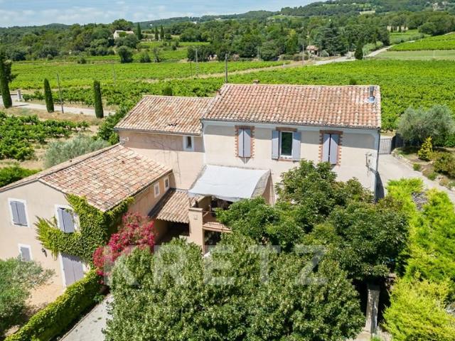 Très grande propriété d'exception hameau privé à Vaison La. 477m² Vaison la Romaine