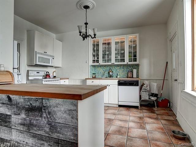 Très Grand/Unique logement centre ville 10 1/2 à saint hyacinthe