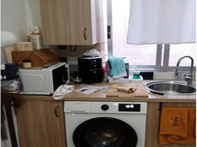 Tres habitaciones y espacios abiertos en una zona con vida real de Valencia