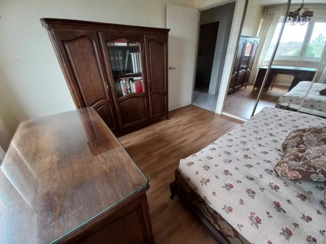 Très joli 3/4 pièces 5e étage ascenseur balcon 94,55 m² traversant vue imprenable