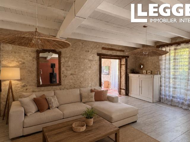 Très jolie maison en pierre rénovée avec piscine, dépendance et 1,13 ha près de Vazerac, Tarn et Garonne