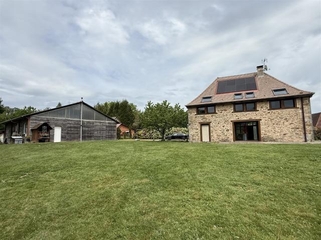 Très Jolie Fermette Avec Terrain DPE C 149m² Saint Priest Ligoure