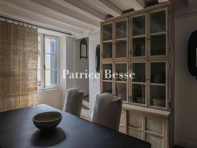 Très proche de Fontainebleau, à Samois sur Seine, une maison. 95m² Fontainebleau