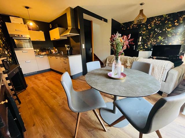 TRES RARE: Boulevard de La Rochelle à Bar le Duc: Appartement climatisé au 1er étage en duplex avec parking