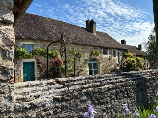 TRÈS RARE BOURGOGNE COTE CHALONNAISE – MAGNIFIQUE PROPRIETE 306m² Givry