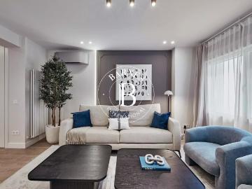 Tres suites, terraza y portería en una de las mejores calles. 163m² Madrid