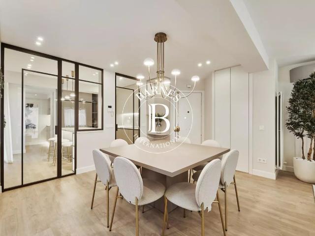Tres suites, terraza y portería en una de las mejores calles. 163m² Madrid
