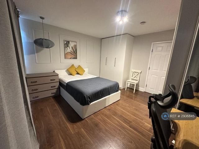 Tresham Crescent, London, NW8 1 bed in a house share to rent £1,620 pcm £374 pw
