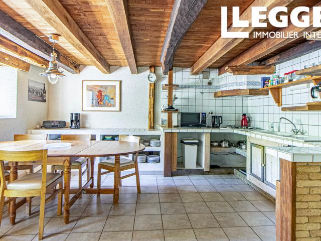 Trésor Caché – Maison en Pierre avec Gîte, Évasion Totale au Cœur du Silence Rural