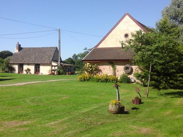 Tresnay Maison de caractère située au calme sur un terrain