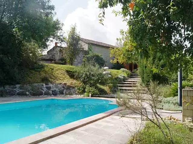 Trespoux Rassiels 46090 Achat / Vente maison 19 pièces t19 piscine terrasse