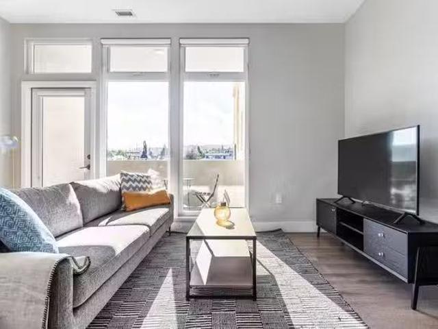Trestle Apartments 3, 441 El Camino Real, San Carlos 2 Bedro.