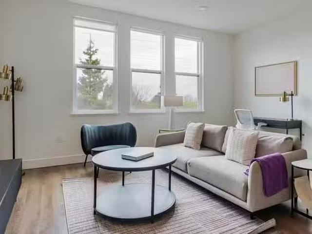 Trestle Apartments, 441 El Camino Real, San Carlos 1 Bedroo.