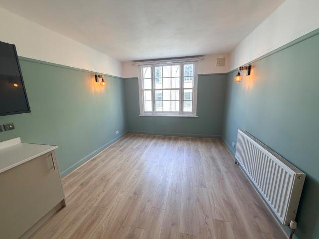 Triumph Court – Spacious Three Bedroom Apartment with Modern Interior
