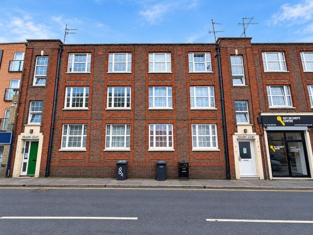 Triumph Court, Union Street, Luton, Bedfordshire LU1, 3 bed flat to rent, £1,500 pcm | PrimeLocation