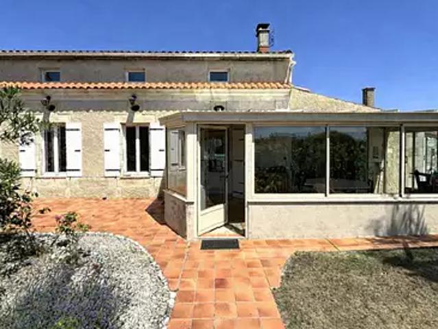 Trizay 17250 Achat / Vente maison 7 pièces t7 piscine