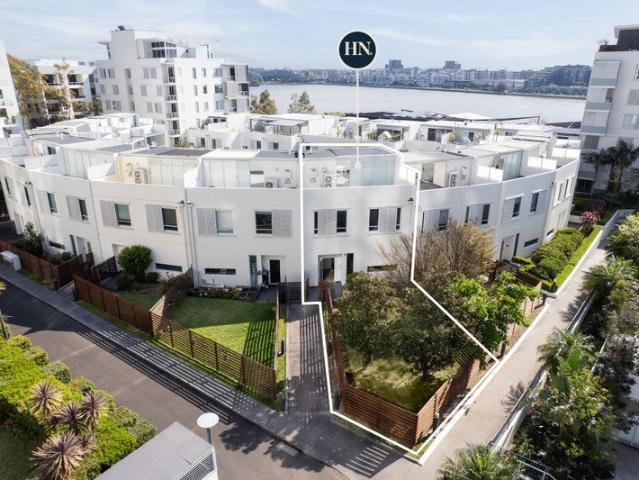 Tri Level 364sqm Torrens Title Townhouse with Rooftop Terrace & Resort Style Amenities, 100m to Rhodes Central