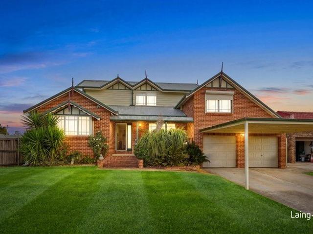 TRI LEVEL BEAUTY / GRAND FAMILY HOME