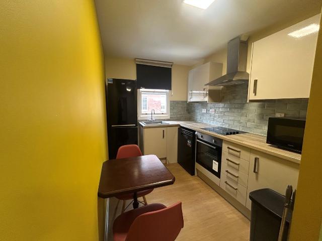 Triangle South, Bristol BS8, 2 bed flat to rent, £1,800 pcm | PrimeLocation