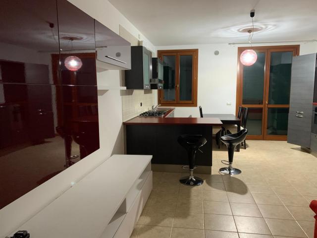 tribano appartamento piano primo rif.f100
