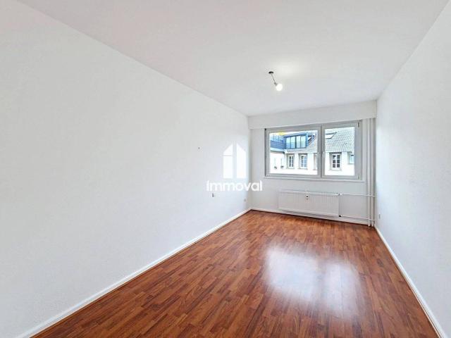 TRIBUNAL/POINCARE 3P 77.53m²