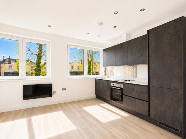 Tricorn House, Westward Road, Stroud, Gloucestershire GL5, 1 bed flat to rent, £950 pcm | PrimeLocation