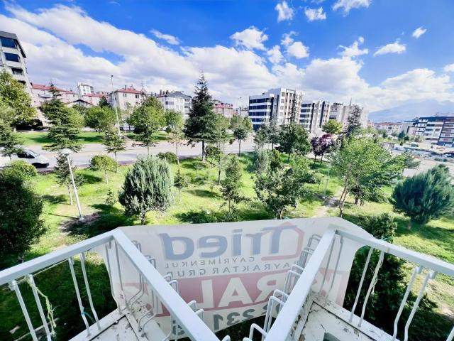 Tried Erkilet General Emir 'de 4+1 Kiralık Daire