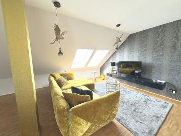 Trier Feyen: Hochwertig möblierte 2 Zimmer Wohnung mit offenem Wohnbereich und Balkon
