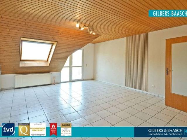 Trier Olewig: Stilvolle 3 Zimmer Küche Bad Wohnung, Abstellraum, Stellplatz, frei ab sofort