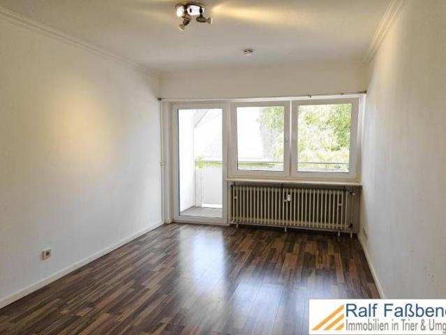 Trier Ost, Appartement mit Singleküche u. Loggia ab sofort zu vermieten