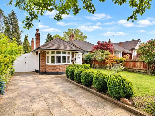 Triggs Lane, Woking, Surrey, GU22 2 bed bungalow to rent £1,800 pcm £415 pw