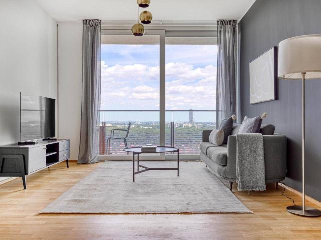 Triiiple Tower, zentral mit Grünblick direkt an Ubahn & Donau, Rooftop Pool, Concierge / vieles mehr VIE214