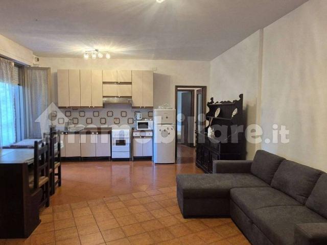 Trilocale 70 m², Marina di Massa Centro, Massa