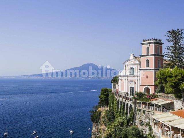 Trilocale 75 m², Centro, Vico Equense