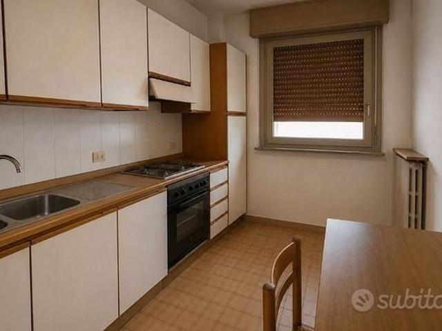 Trilocale con balcone abitabile, parma
