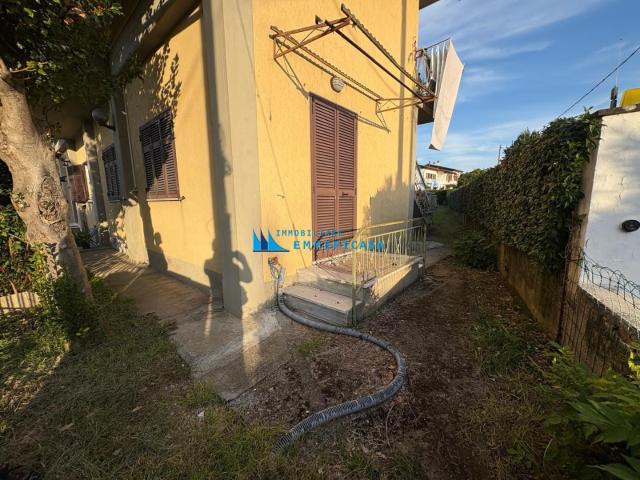 Trilocale con giardino, Montignoso cervaiolo