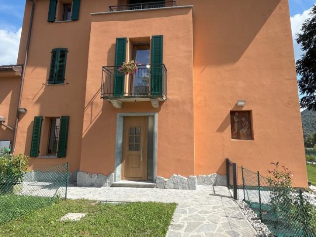 Trilocale con giardino a Alta Valle Intelvi