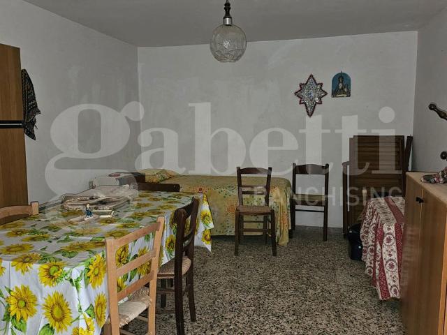 Trilocale con giardino a Maierà