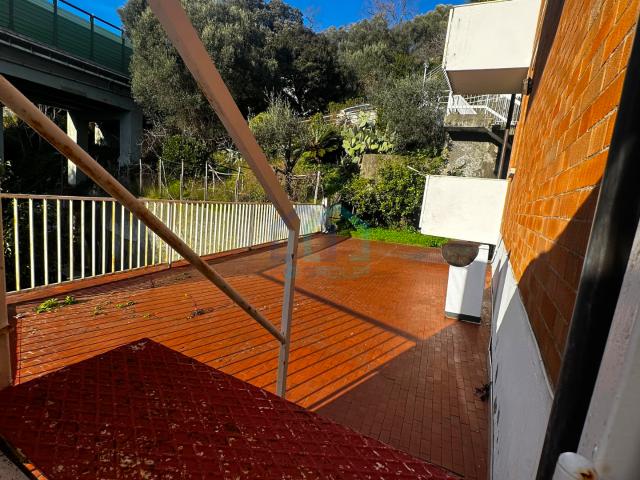 Trilocale con giardino in via nicolò sardi 30, Varazze