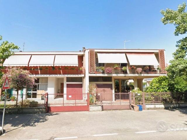 Trilocale con posto auto a Giussano