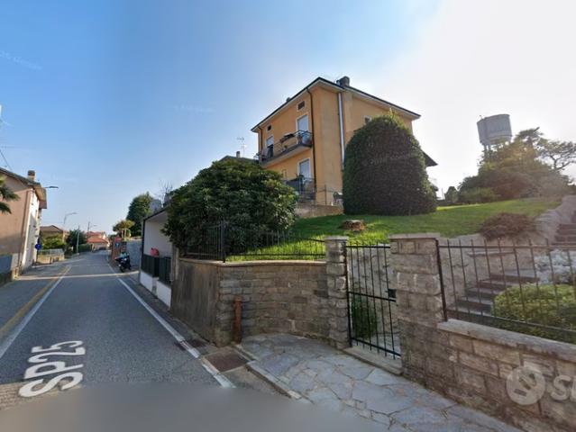 Trilocale con spese incluse a Grandate